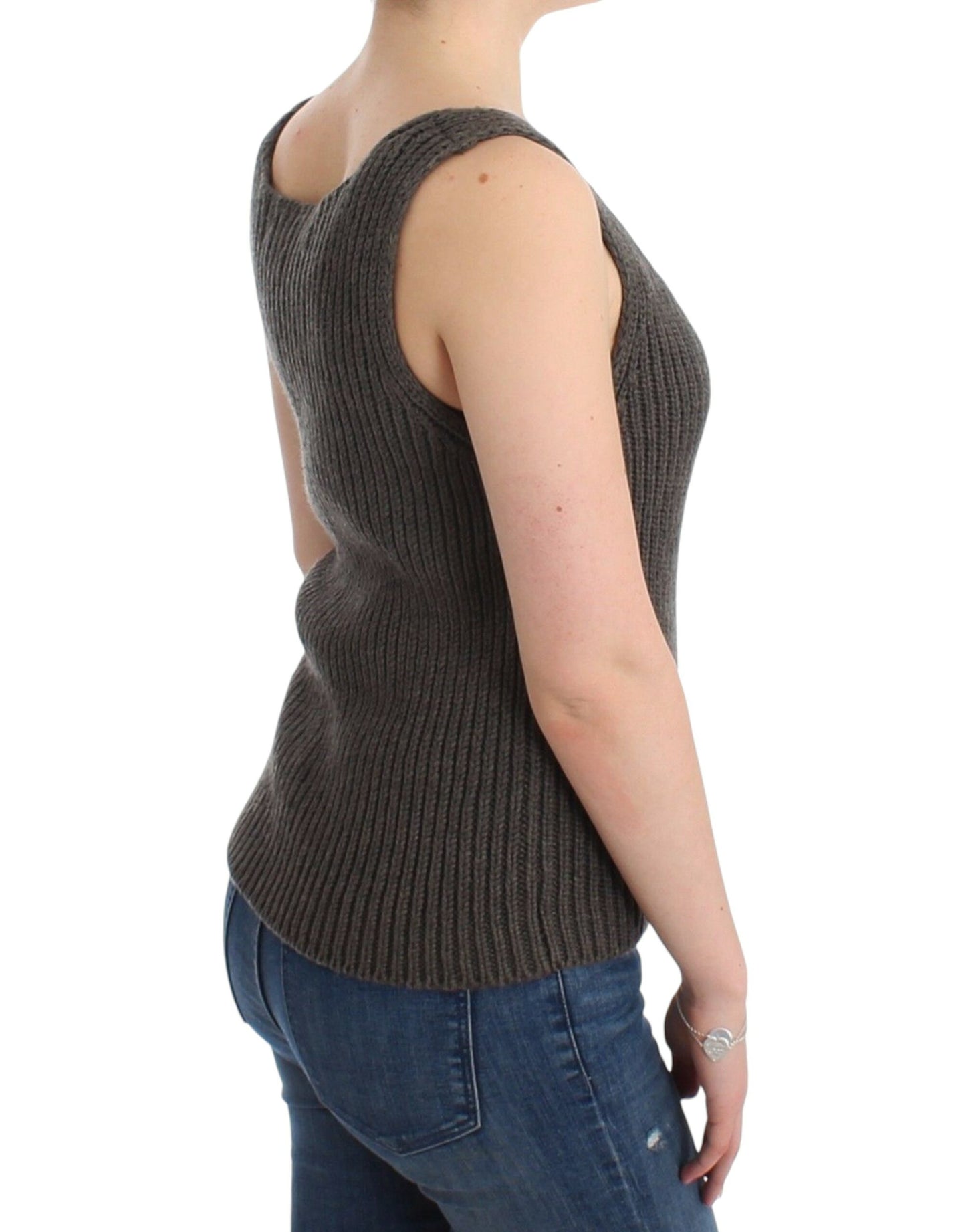 Chic Gray Knit Crew Neck Top