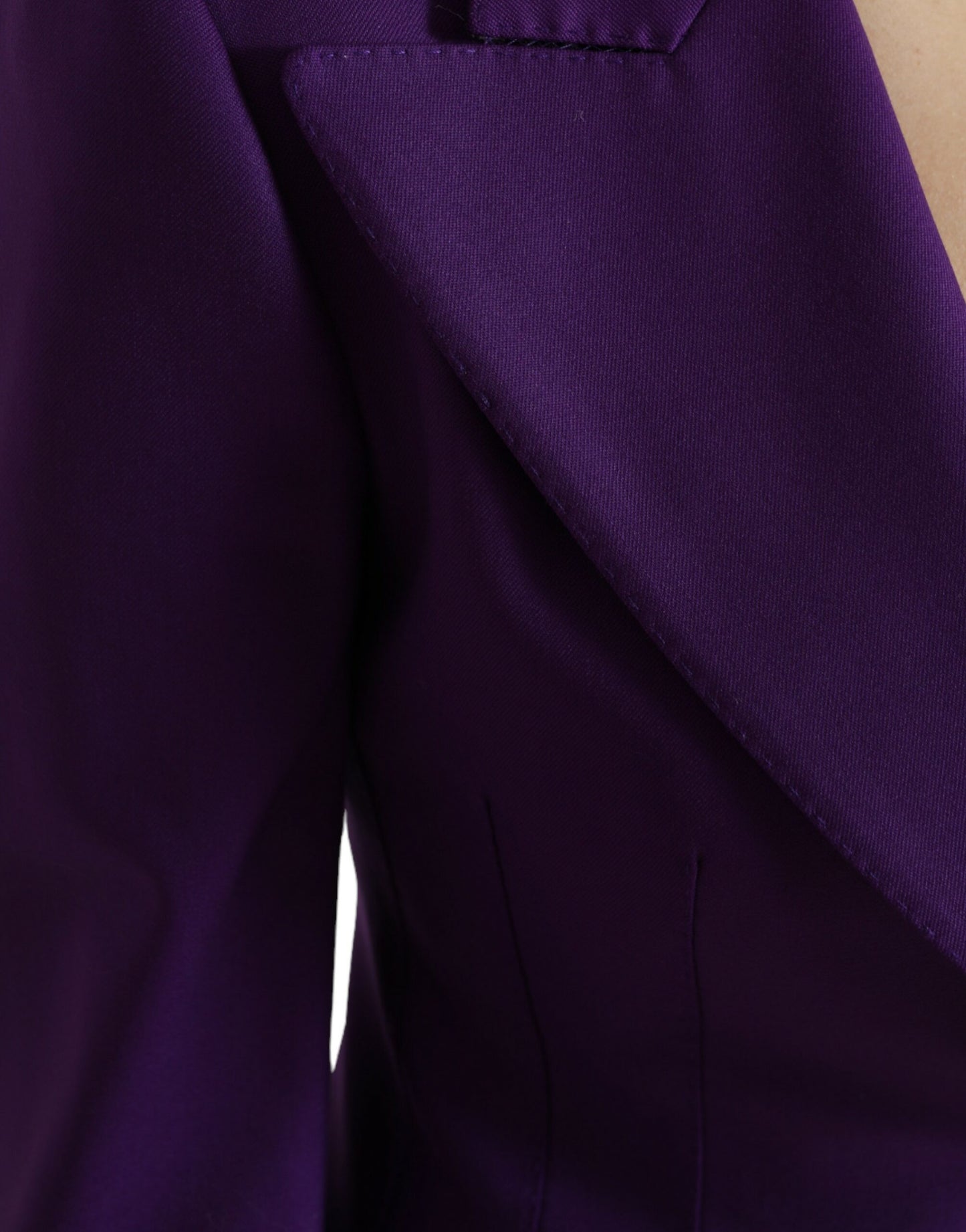 Elegant Wool Blazer with Silk Lining