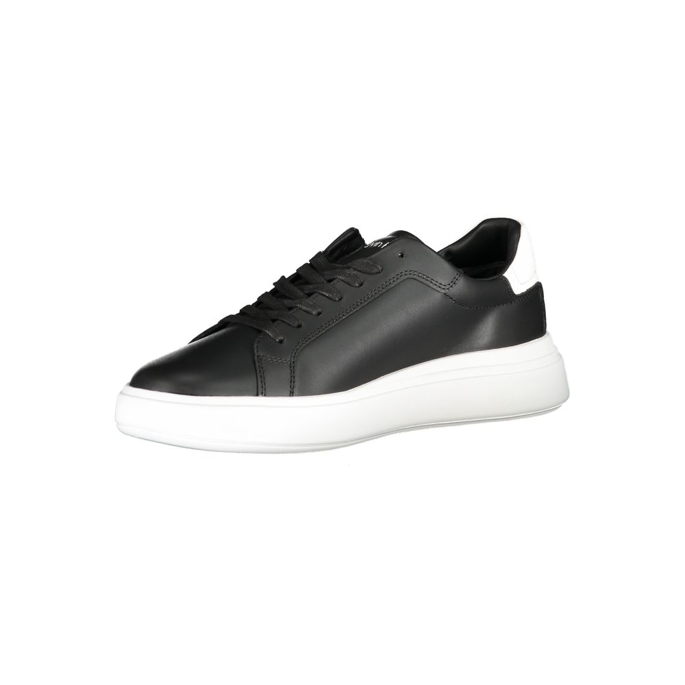Sophisticated Black Sneakers with Contrast Accents