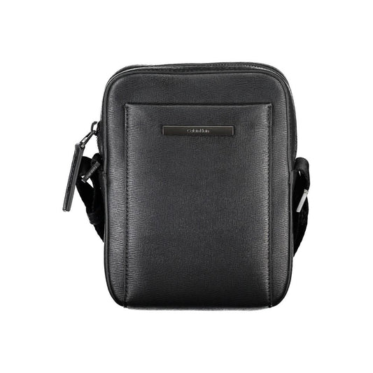 Elegant Black Shoulder Bag with Sleek Detailing
