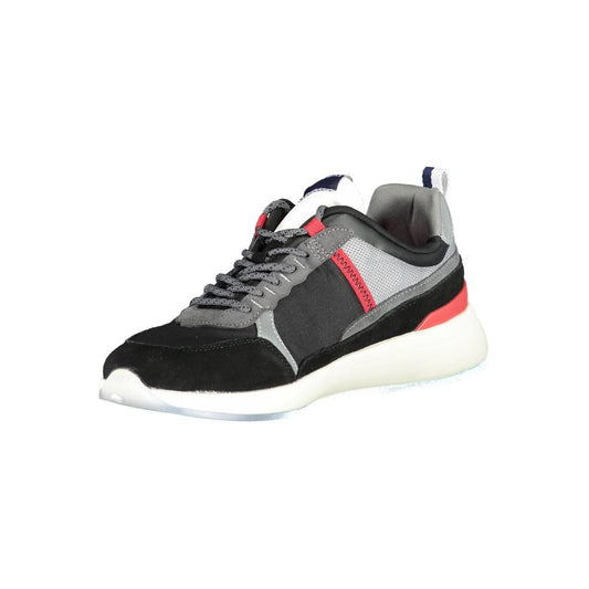 Sleek Black Sneakers with Contrast Sole
