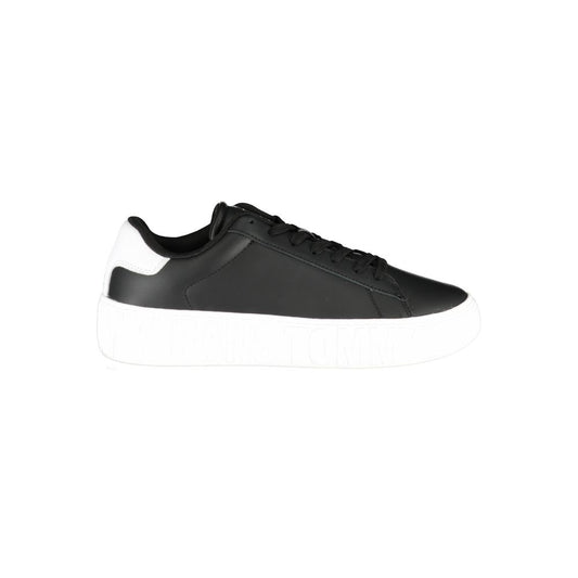 Sleek Black Sneakers with Contrasting Details