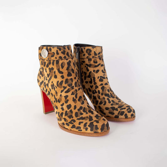 Elegant Suede Leopard Ankle Boots with Heel
