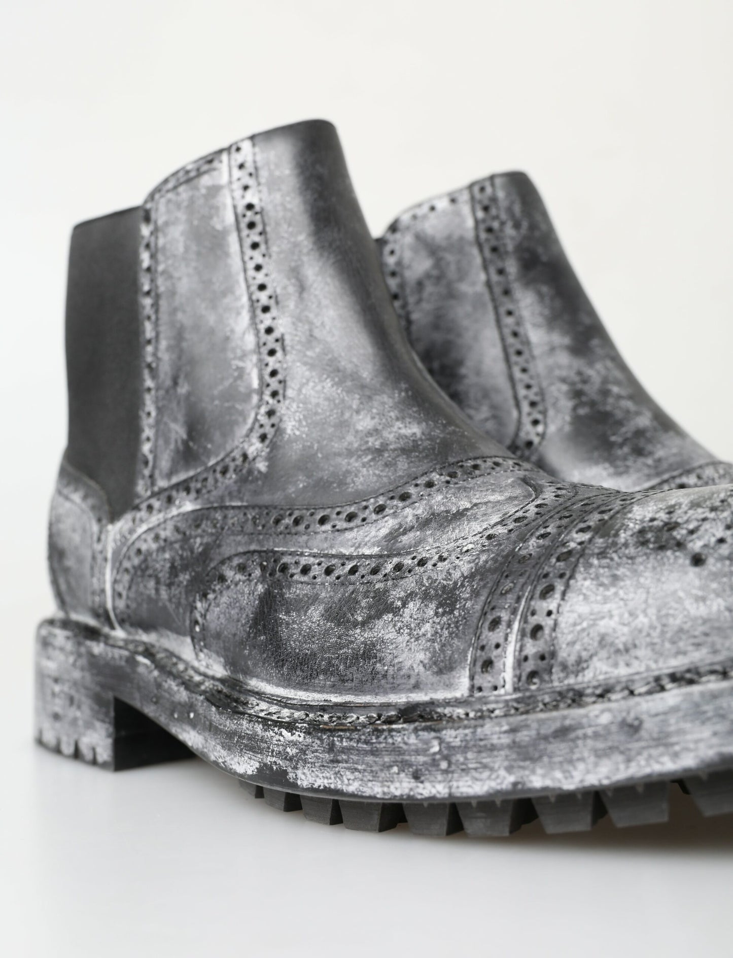 Elegant Black Faded Chelsea Ankle Boots