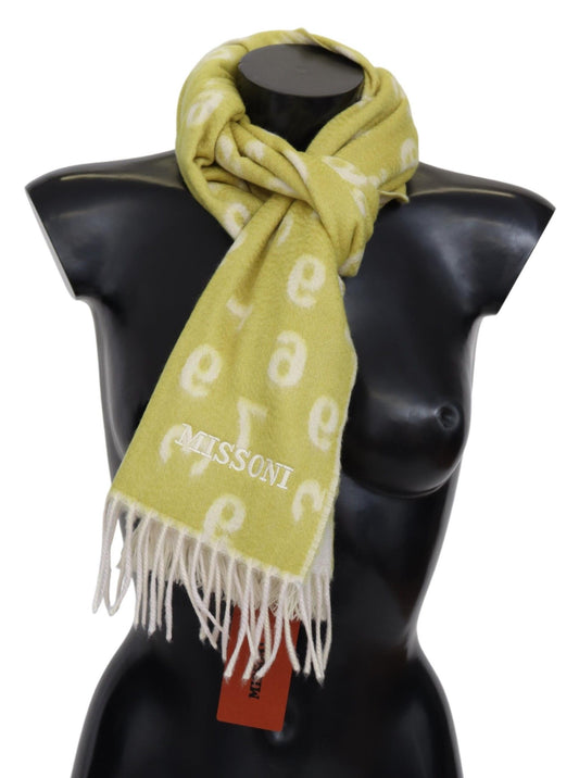 Chic Cashmere Scarf with Signature Pattern
