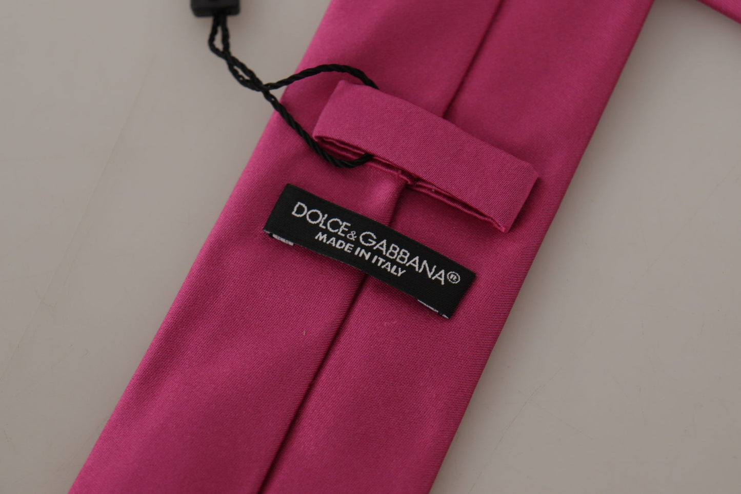 Elegant Pink Silk Bow Tie for the Dapper Gentleman