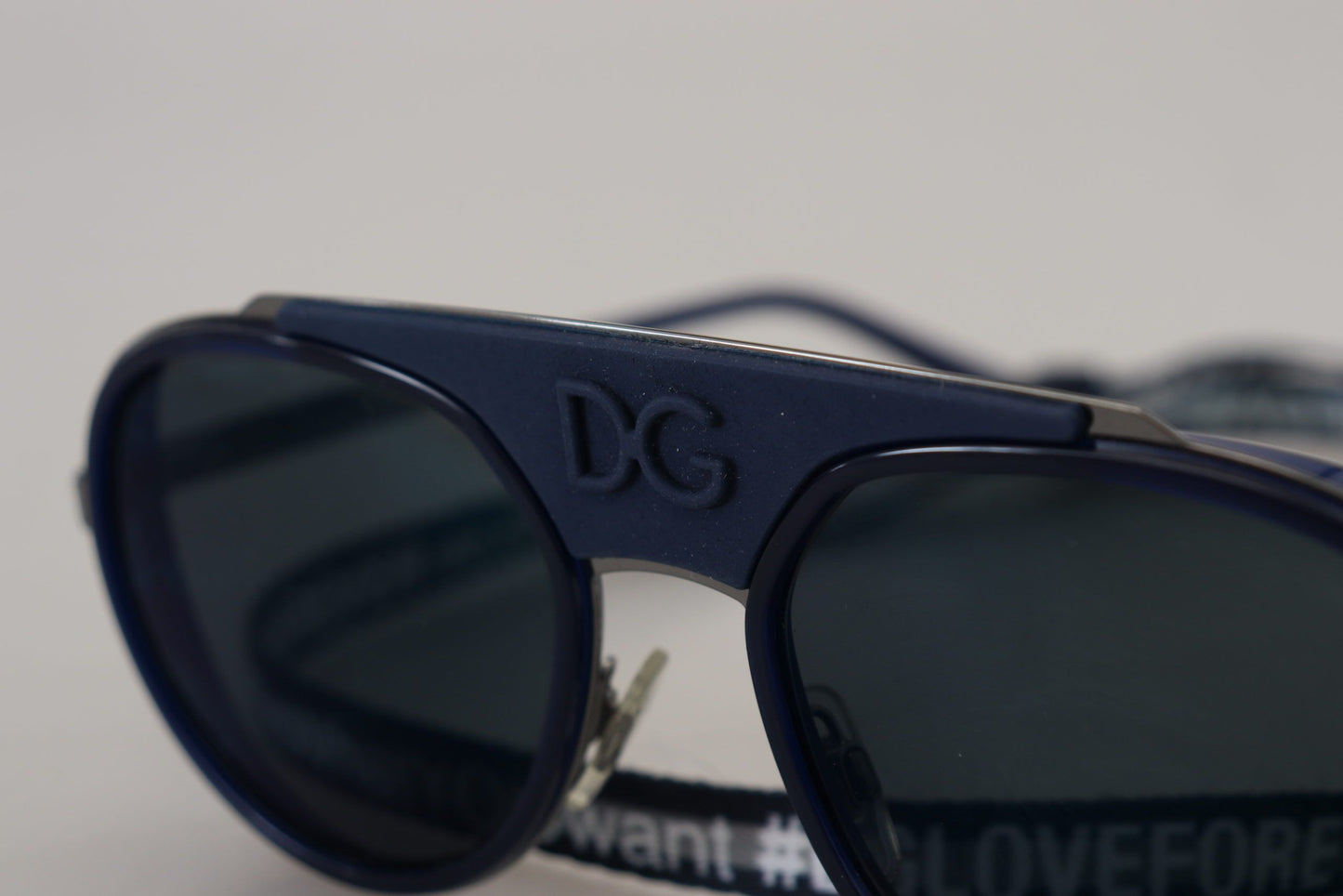 Elegant Unisex Blue Metal Sunglasses