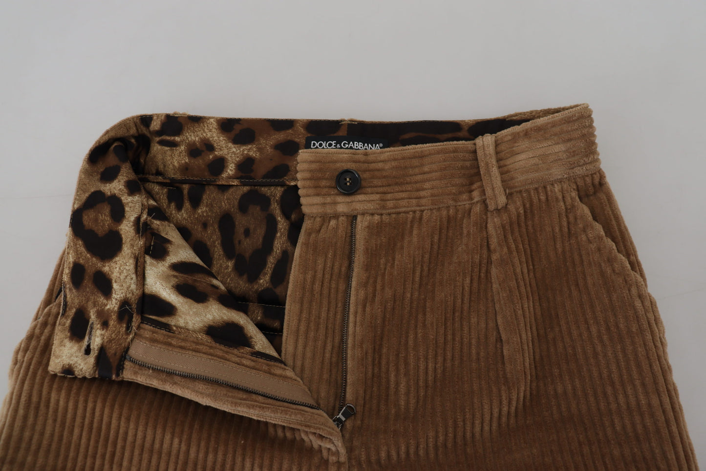 Elegant Brown Corduroy Pants for Sophisticated Style