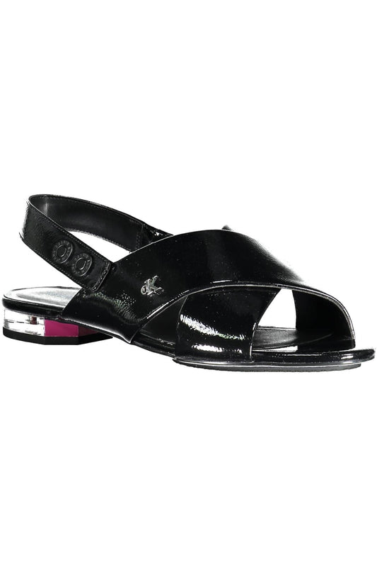 Chic Cross-Front Flat Sandals in Sleek Black
