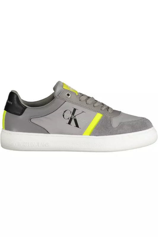 Sleek Gray Sneakers with Bold Details