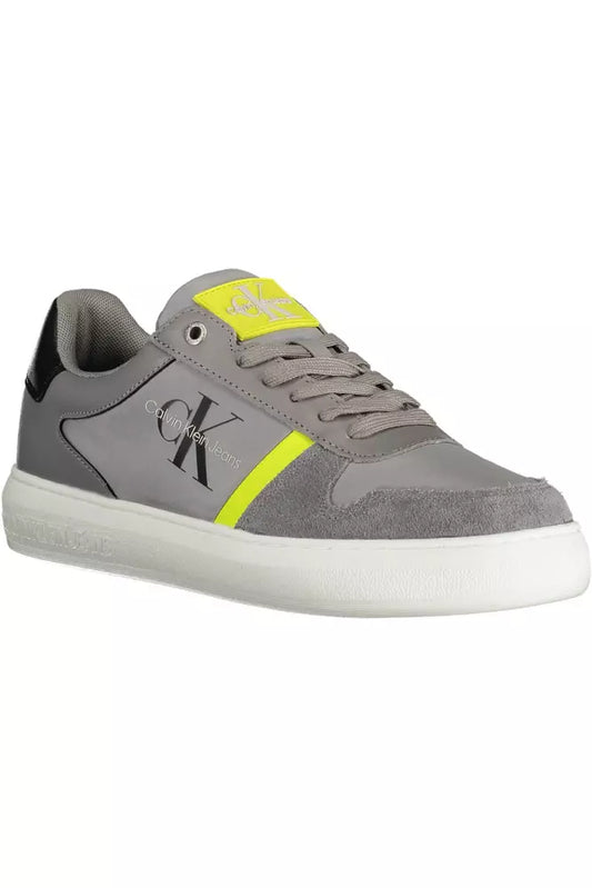 Sleek Gray Sneakers with Bold Details