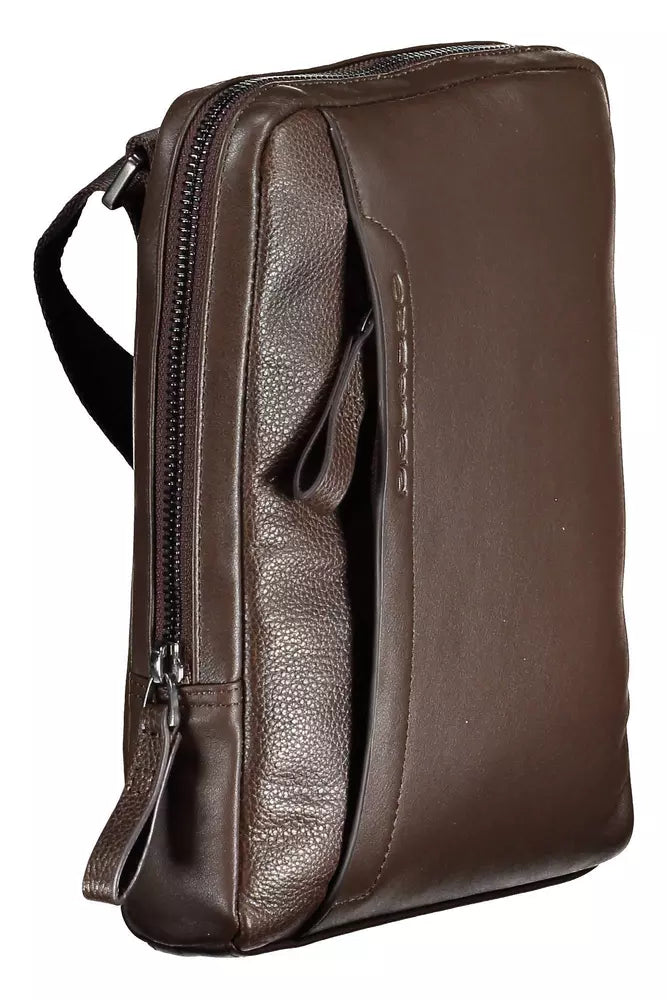 Chic Brown Leather Shoulder Bag with Contrasting Details