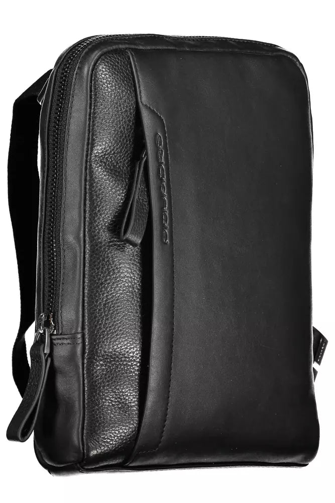 Sleek Black Leather Shoulder Bag with Contrasting Details