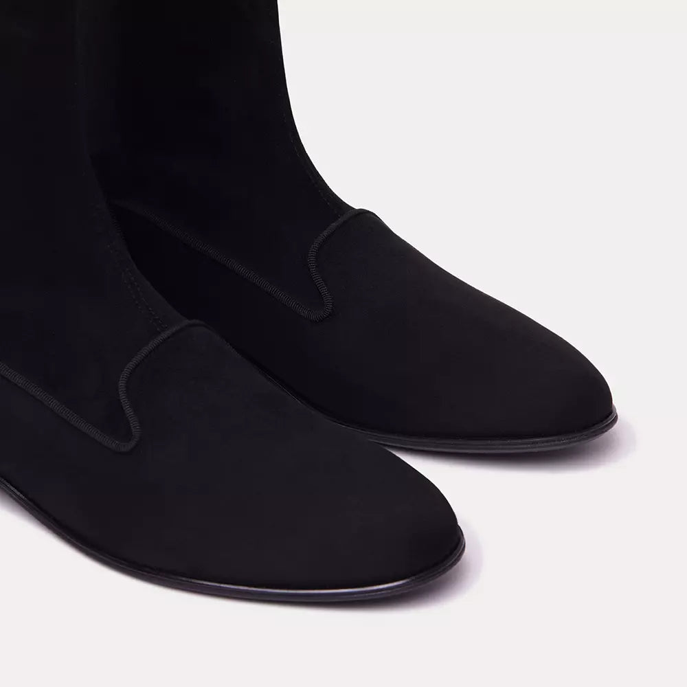 Sleek Suede Ankle Boots with Comfort Fit