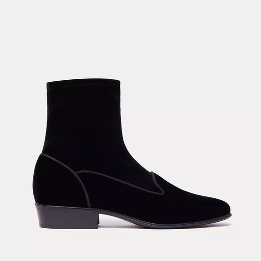 Sleek Suede Ankle Boots in Elegant Black