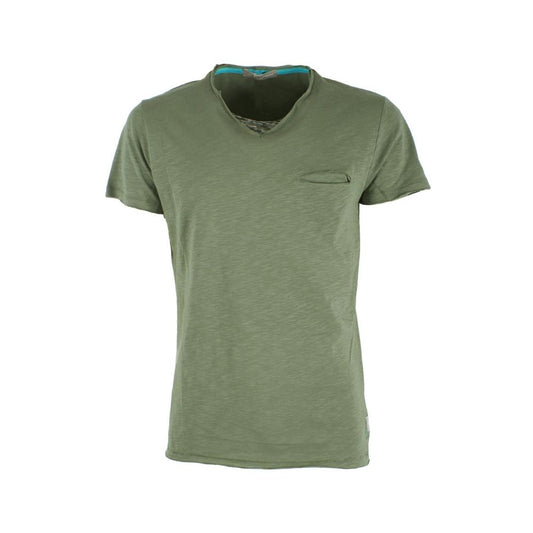 Summer Chic V-Neck Tee with Pocket Detail