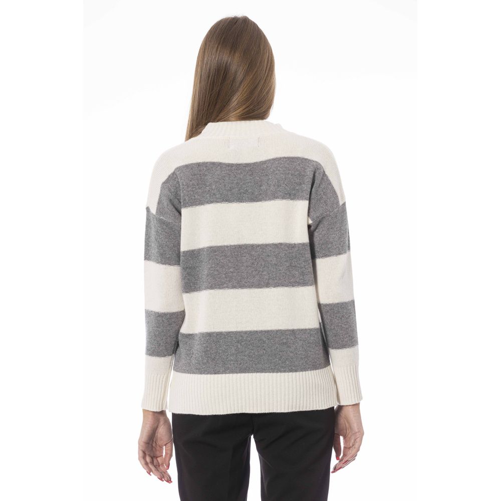 Chic V-Neck Wool-Blend Sweater in Gray