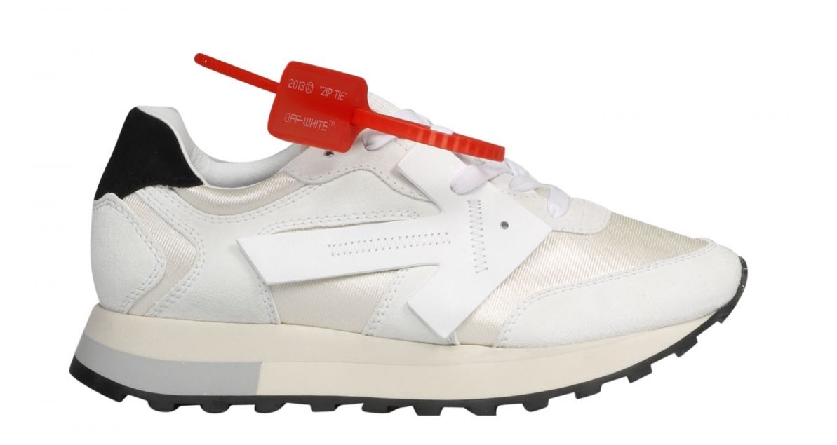 Elegant White Arrow Patch Sneakers