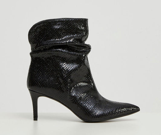 Chic Ankle Boots with Piton Texture