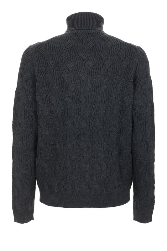 Chic Turtleneck Sweater in Cozy Wool Blend