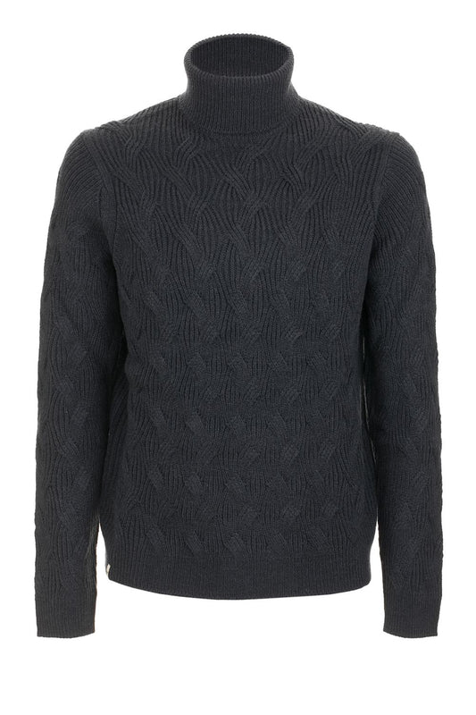 Chic Turtleneck Sweater in Cozy Wool Blend