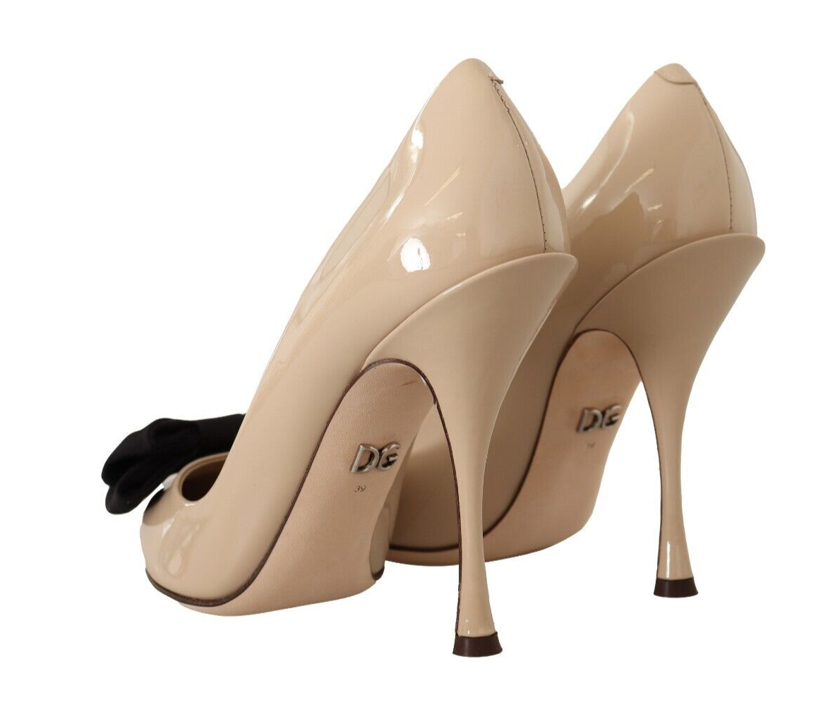 Beige Patent Leather Pumps with Black Bow