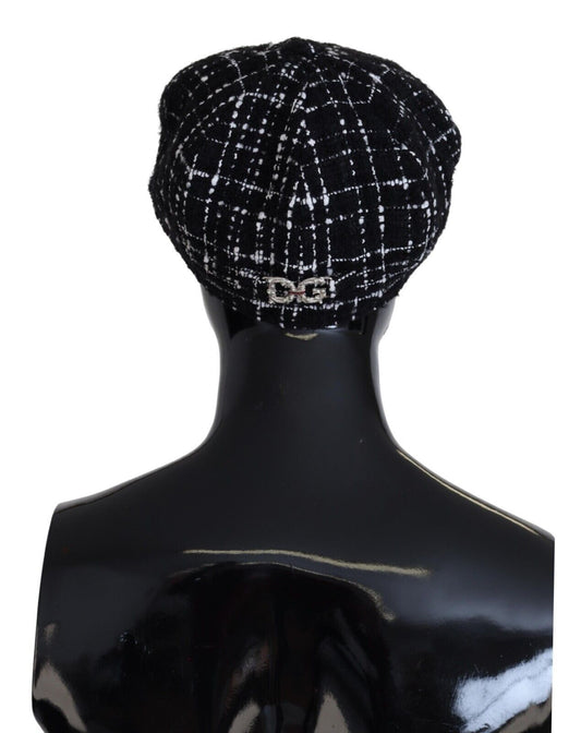 Chic Black Cabbie Hat with Luxurious Blend