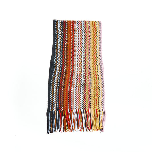 Chic Geometric Patterned Scarf with Fringes